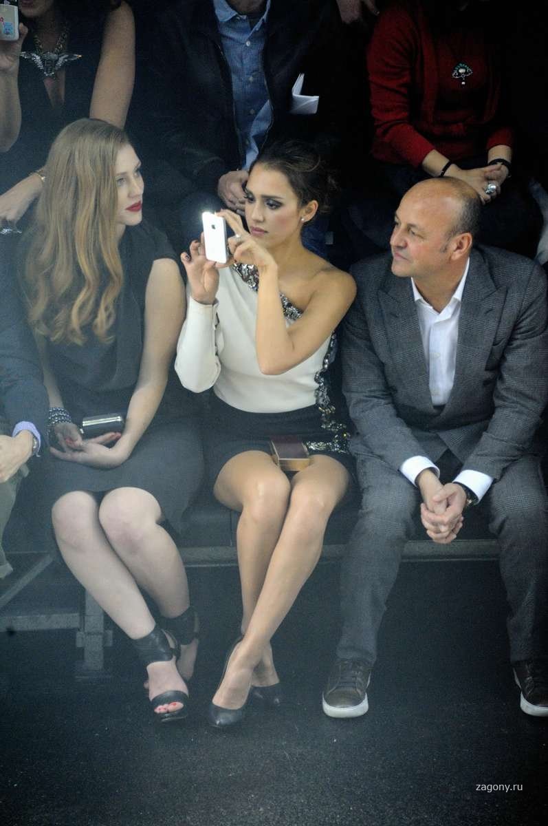 Viewers of the legs
