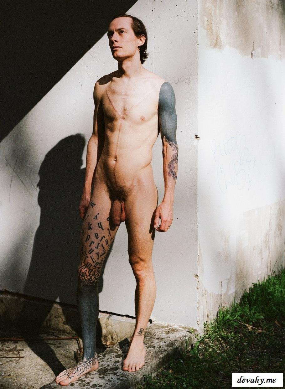Kenzie Reves tattoos naked