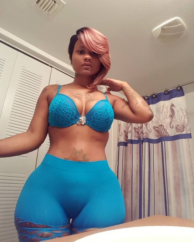 Girl's hips Camell