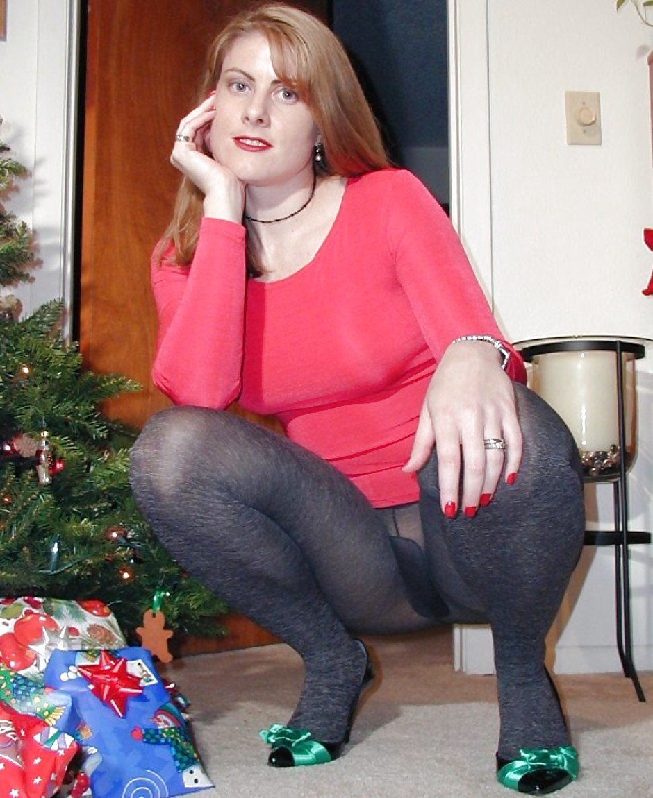 Thick mature in blue tights