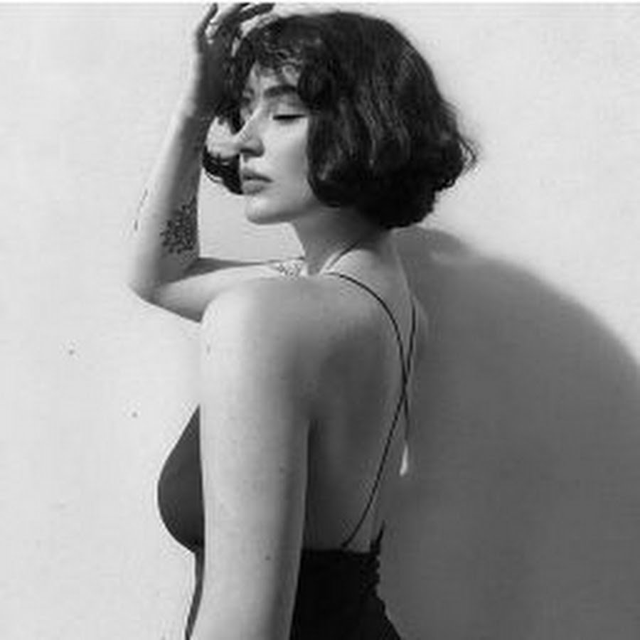 Mia Alves Figure