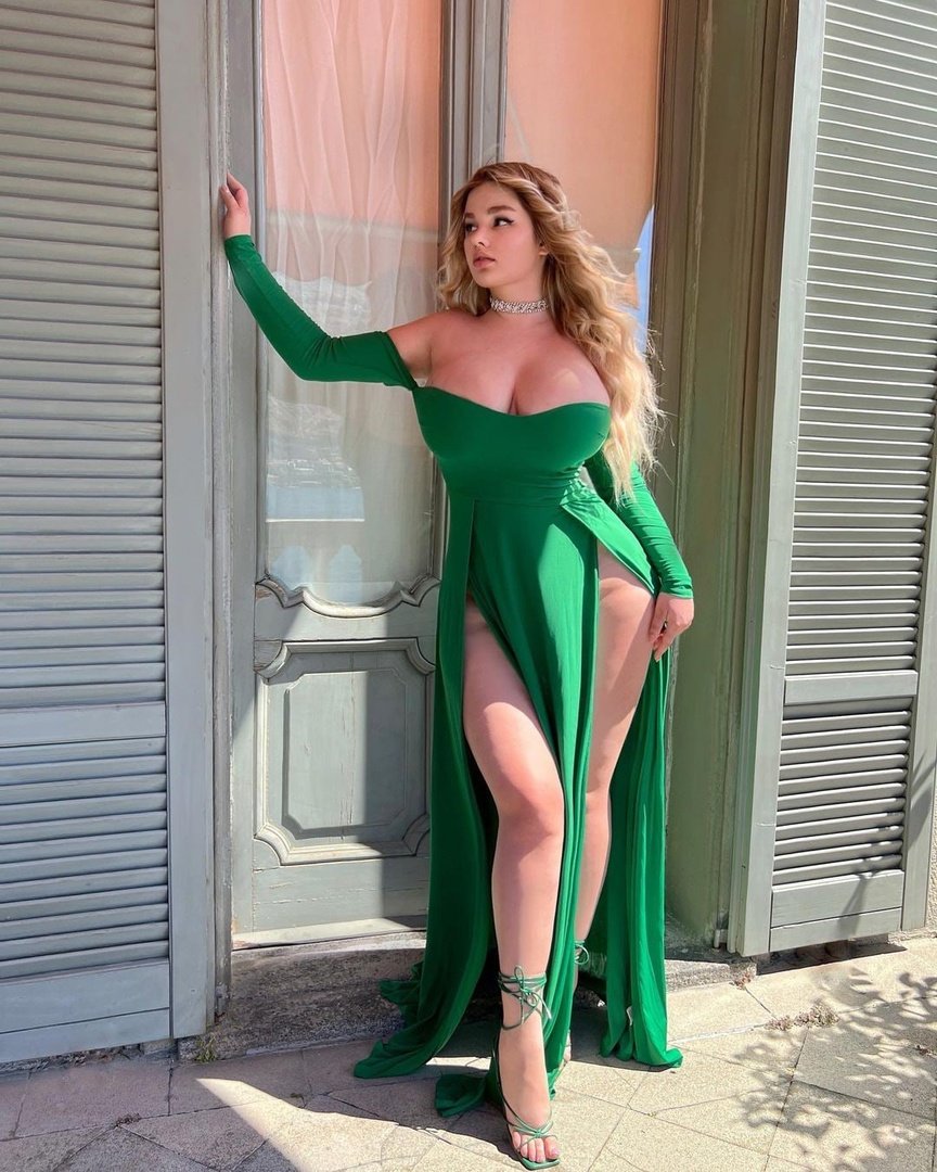 Anastasia Kvitko buttocks