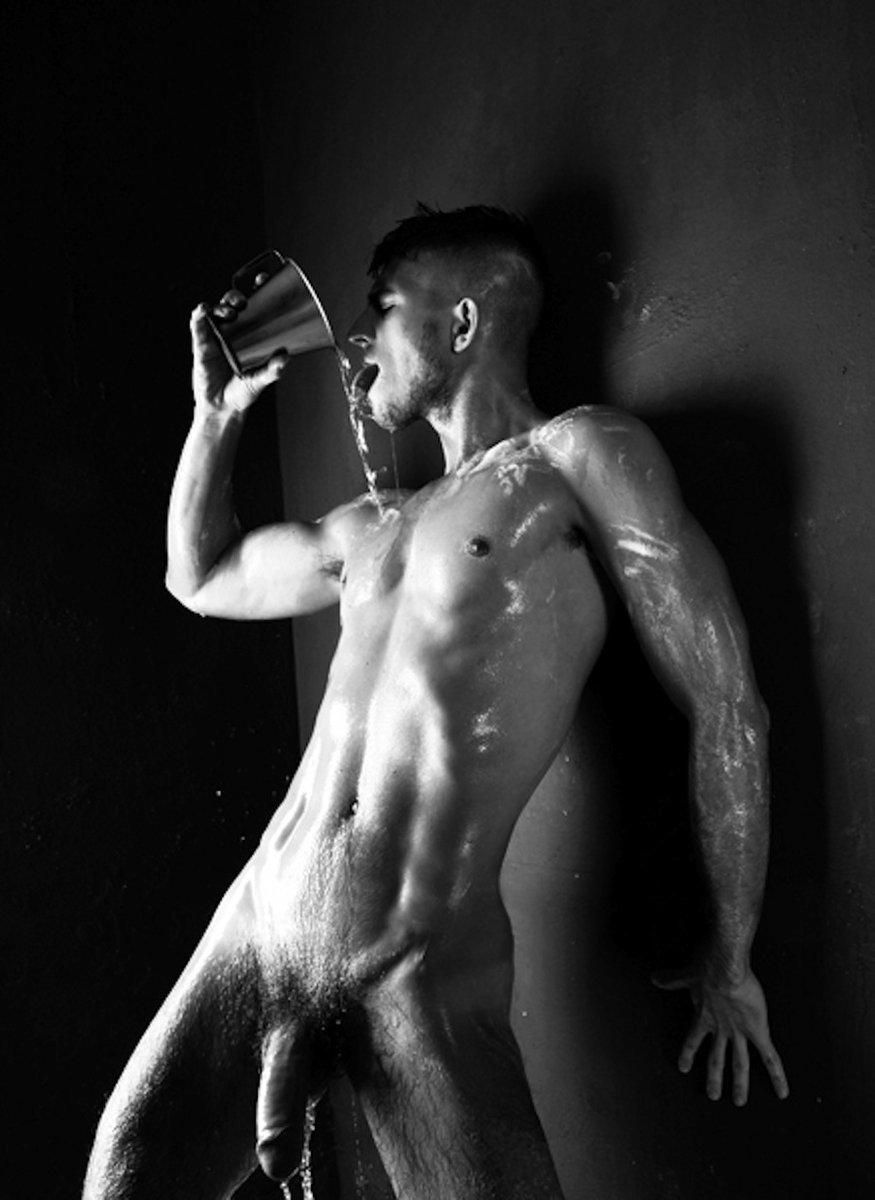 Derrick Davenport Naked
