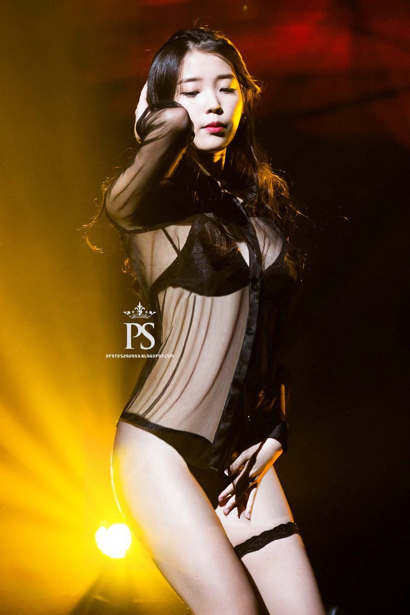 Ayu Iu bra