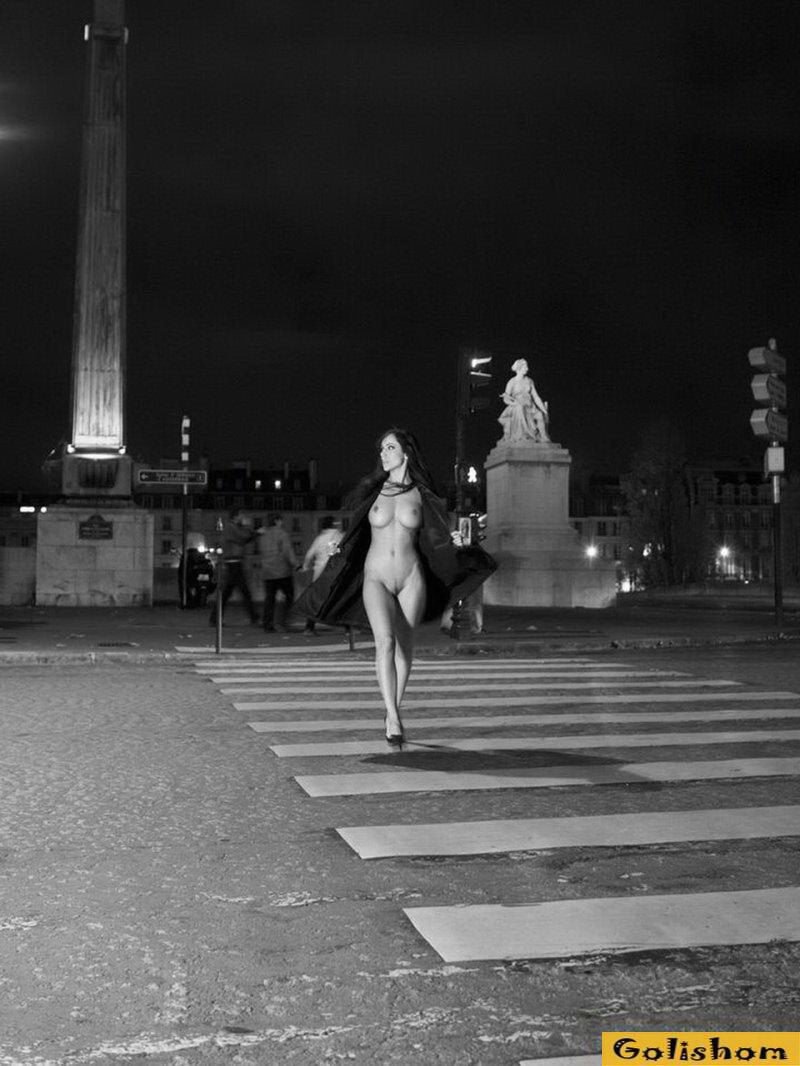 Naked in the rain Irina