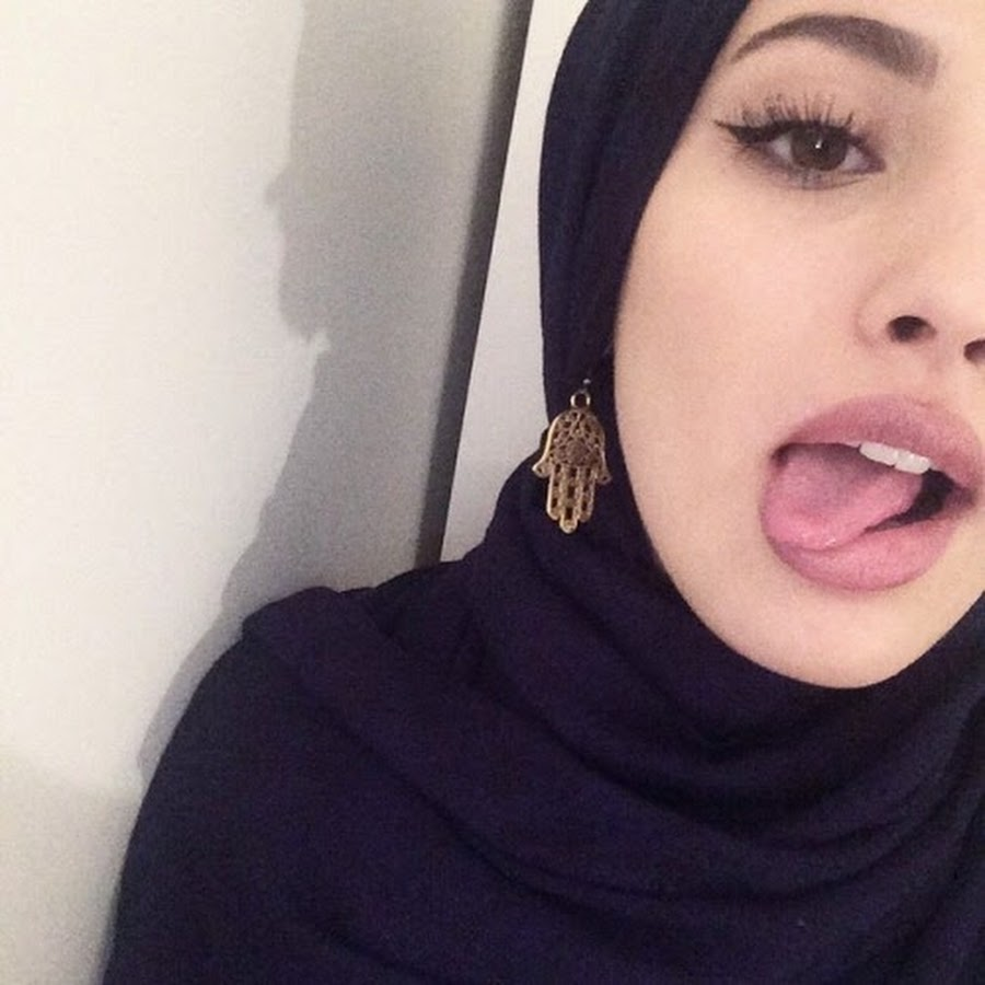Selfie in a hijab Big boobs