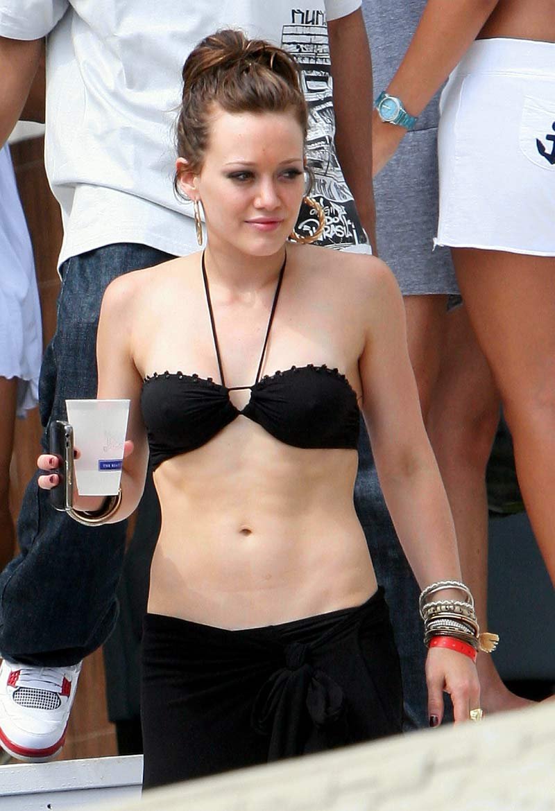 Hilary Duff Storis from the bathroom