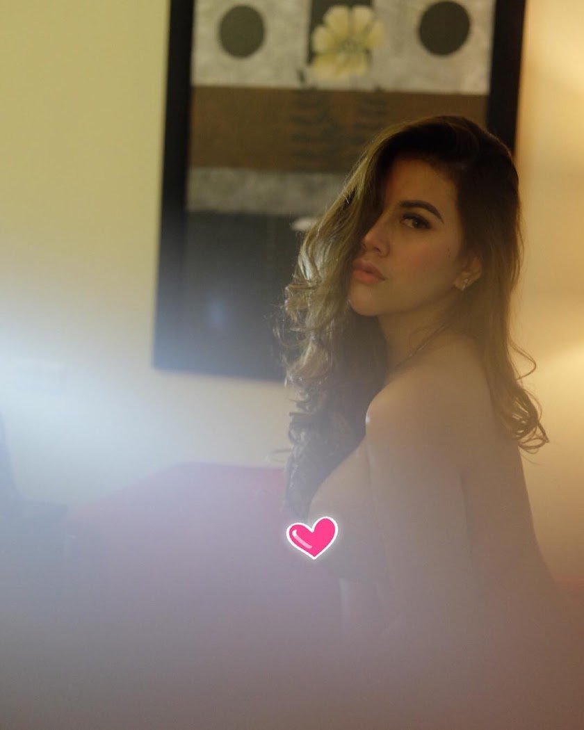 Dyana Hot