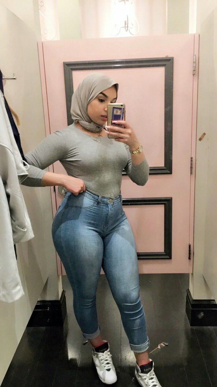 Arab women in tightening