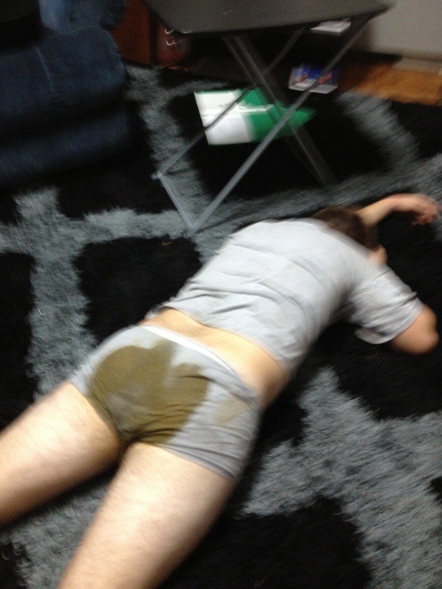 Panty Poop in jeans