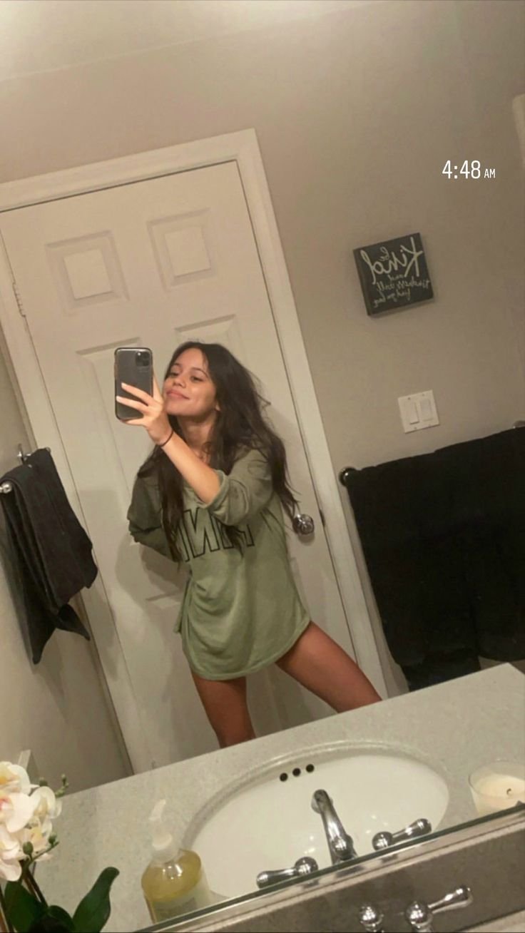 Jenna Ortega Hot