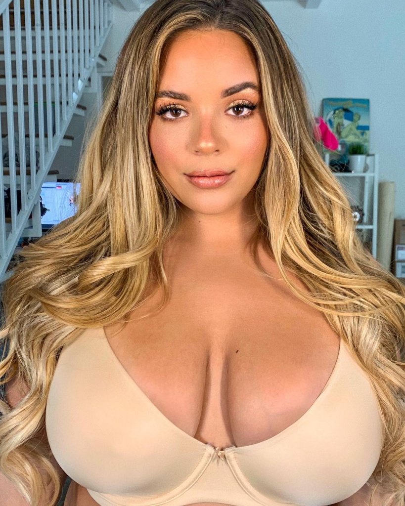 Savannah Wallace Selfie