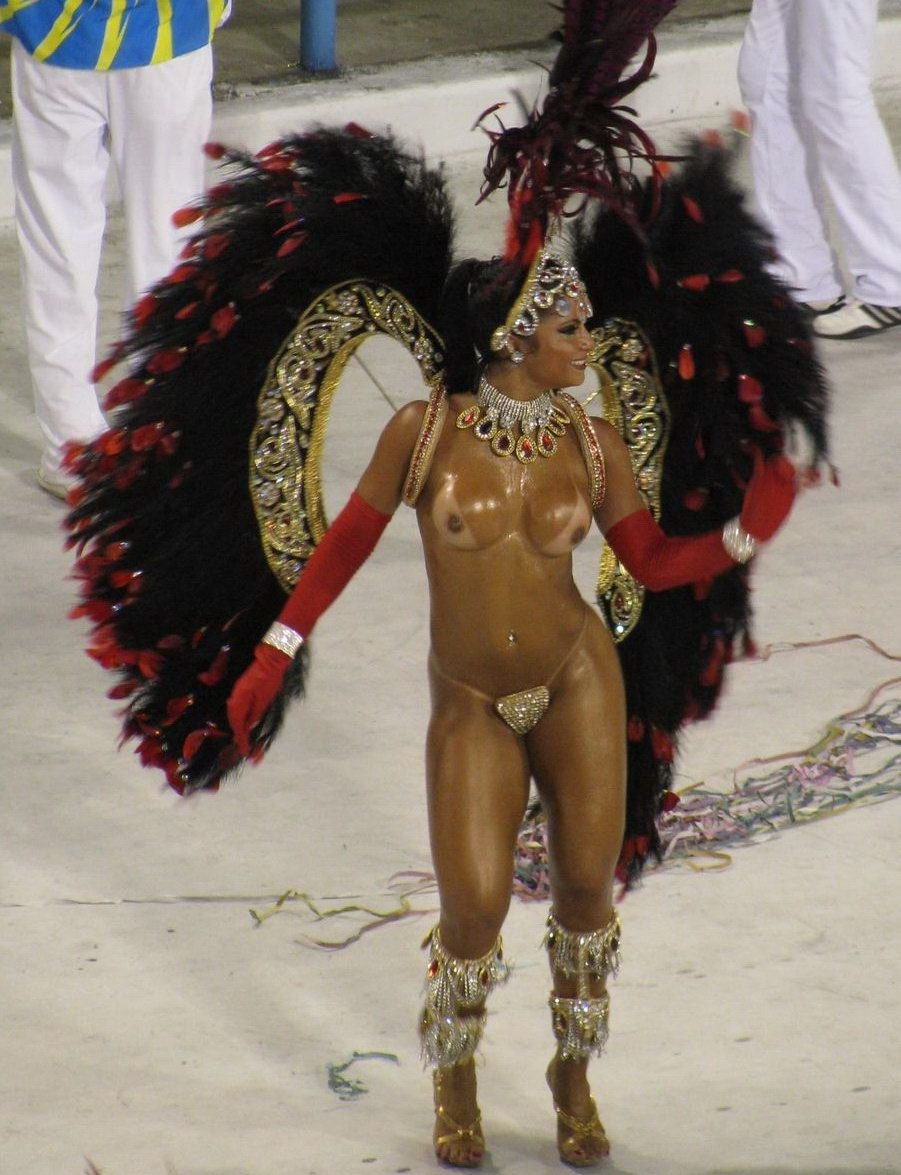 NAKED Vivian Castro. Carnival