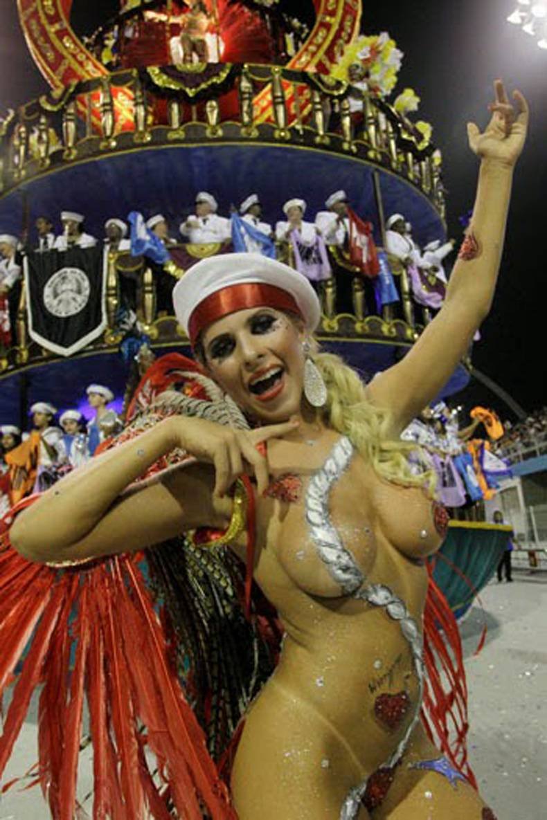 NAKED Vivian Castro. Carnival