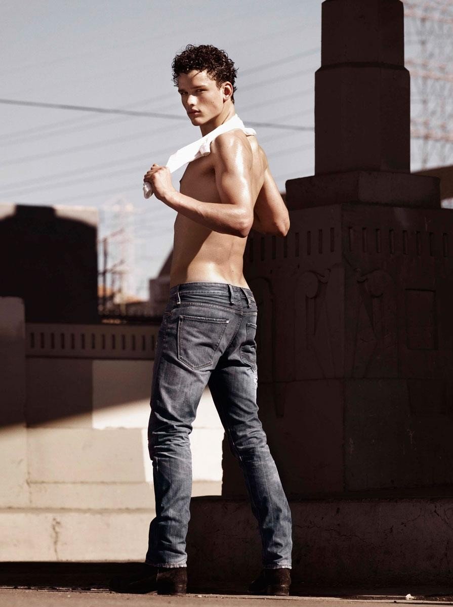Simon Nessman Body