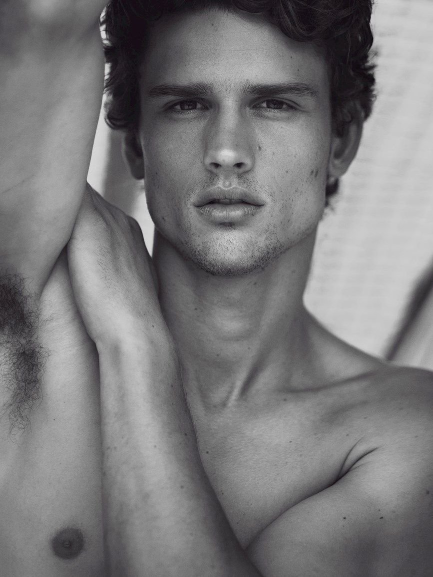 Simon Nessman 2020