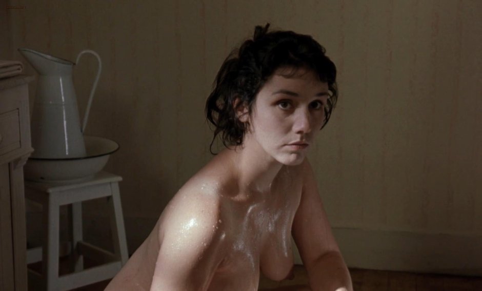 Corinn Clery film striptease