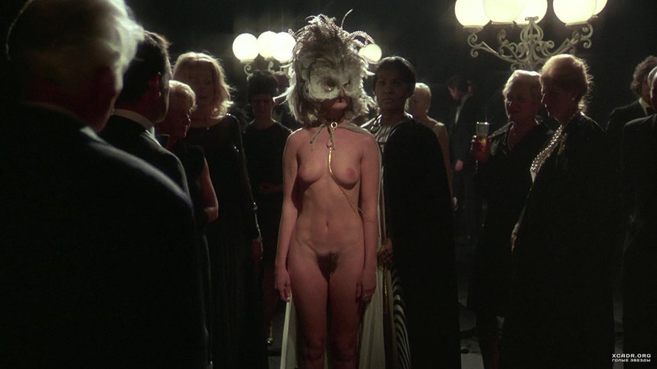 Corinn Clery film striptease