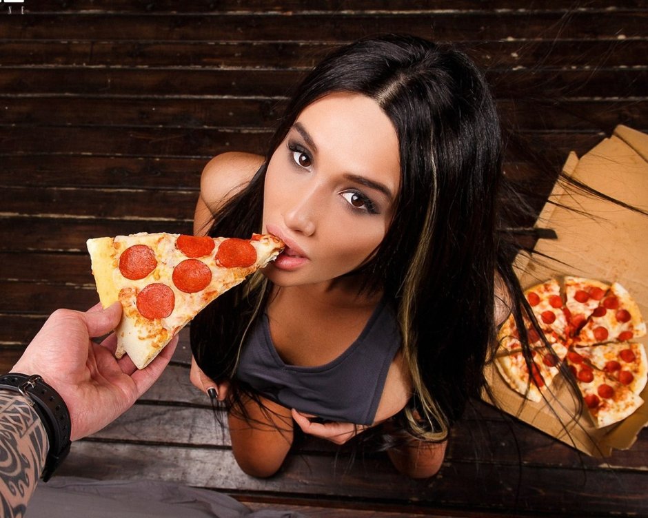 Delia Rose Model