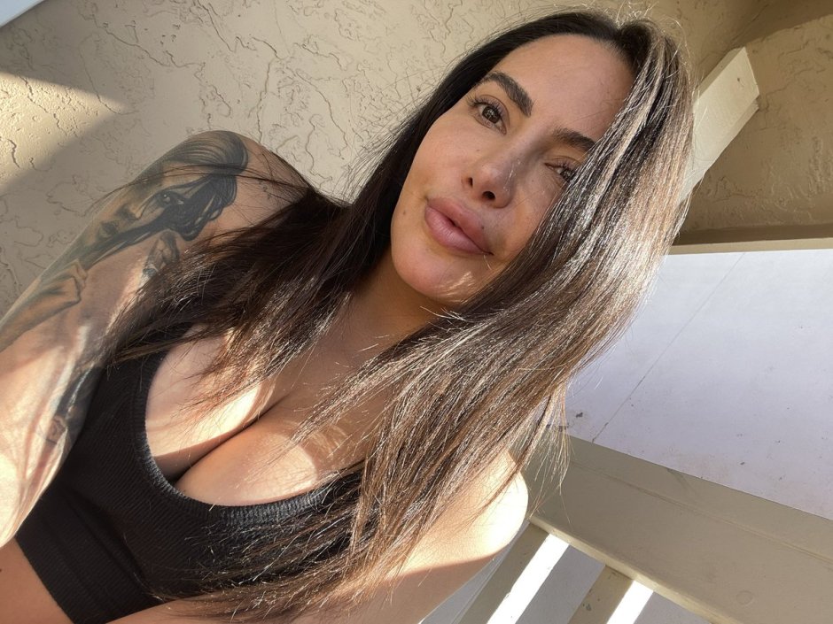 LELA CETEROVA Selfie