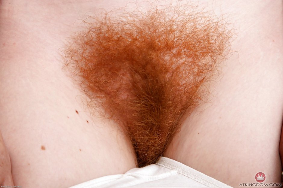 Red hair color on the pubis