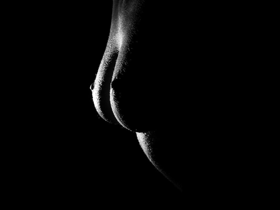 Erotic wallpaper on iPhone