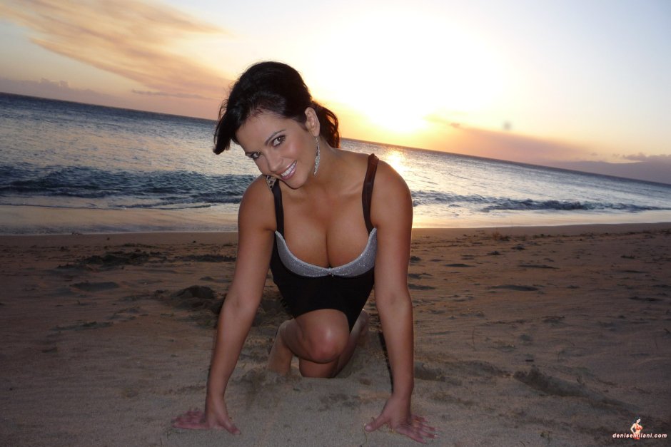 Denise Milani Bobs