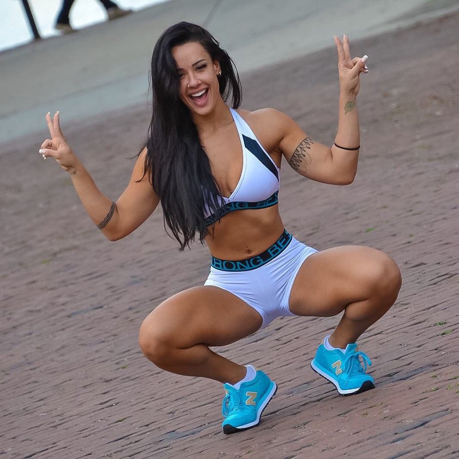 Sue Lasmar in mini
