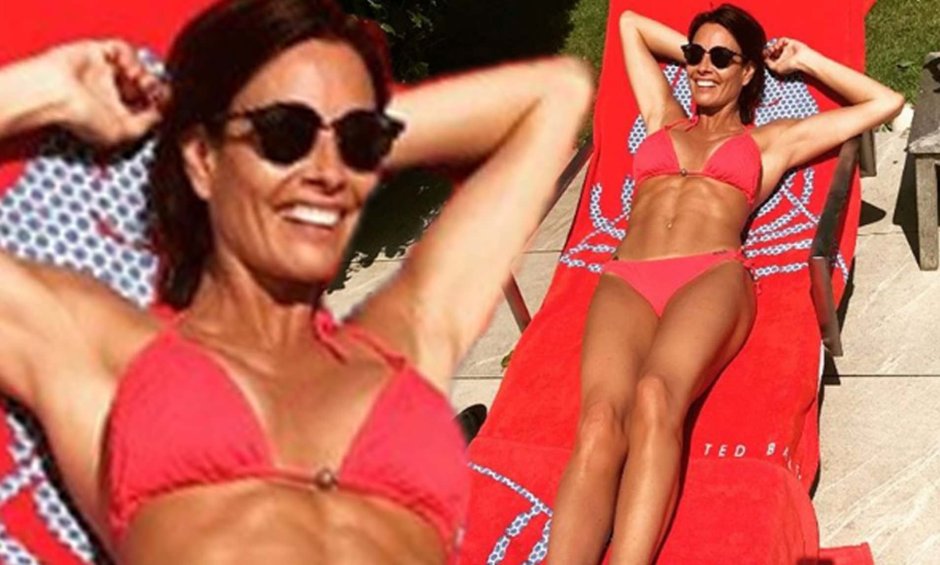 Melanie Sykes barefoot