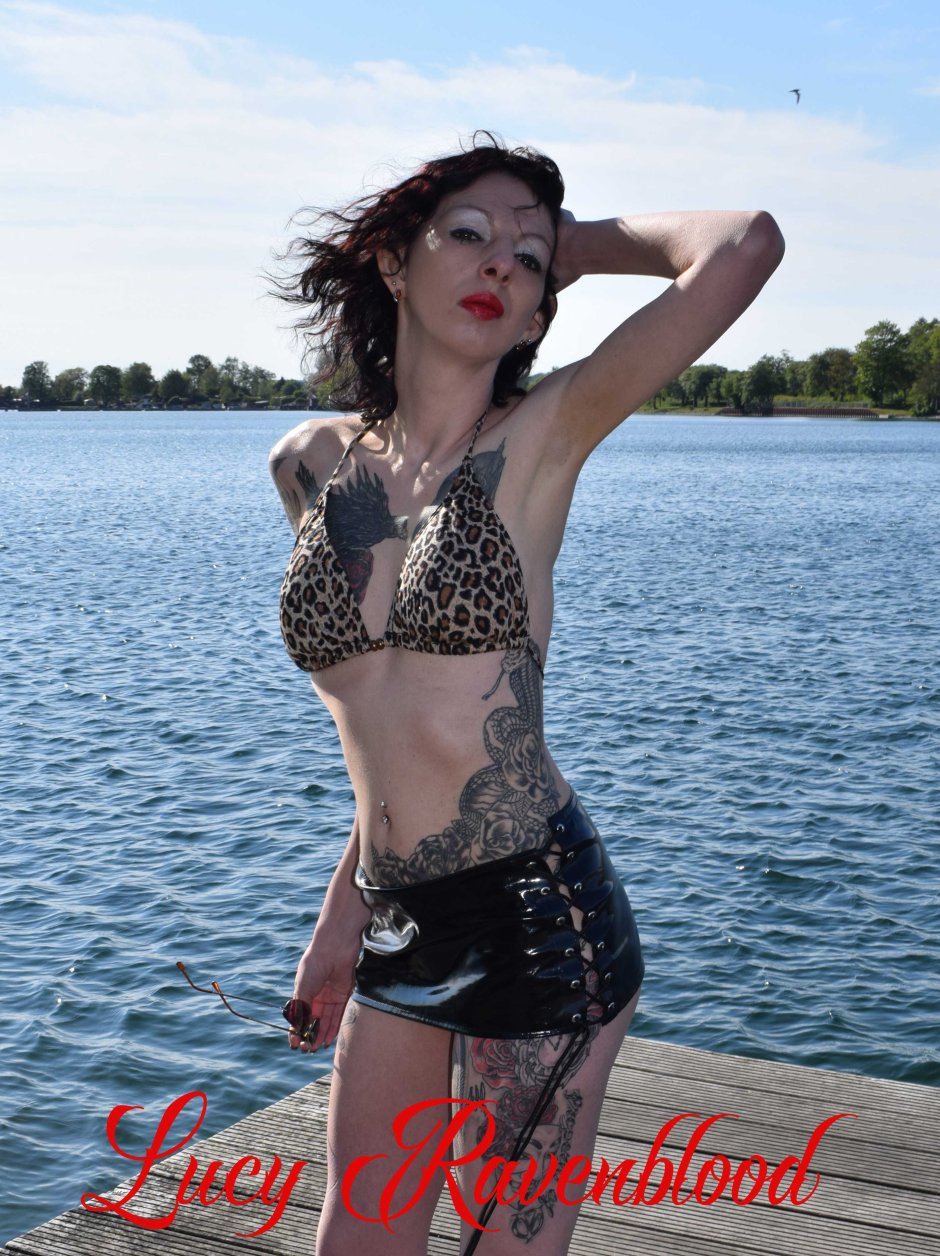 Lucy Nicholson hot
