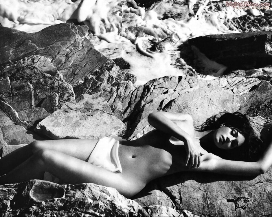 Monica Belluchi Naked 1990