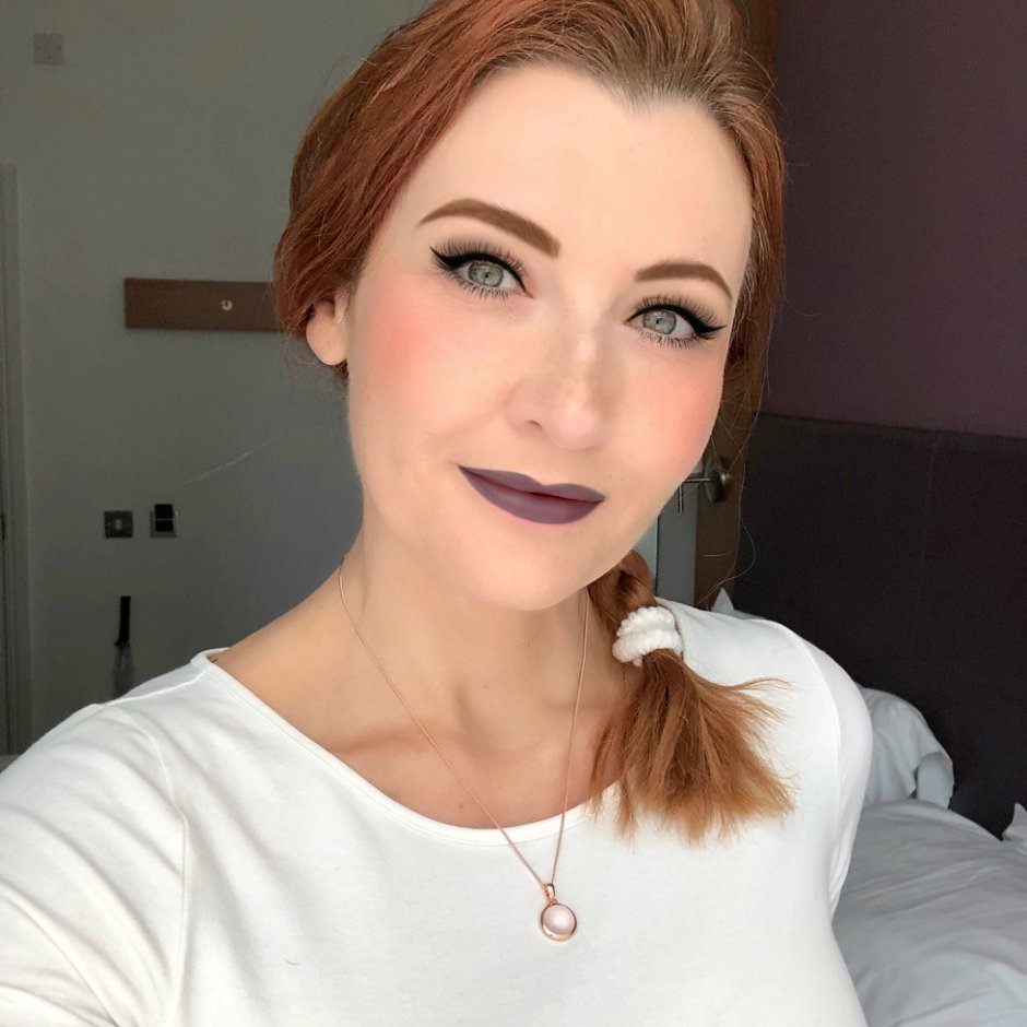 Selfies women 40 years old