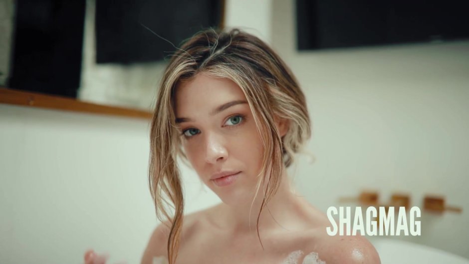 Lauren Summer Tits in the store