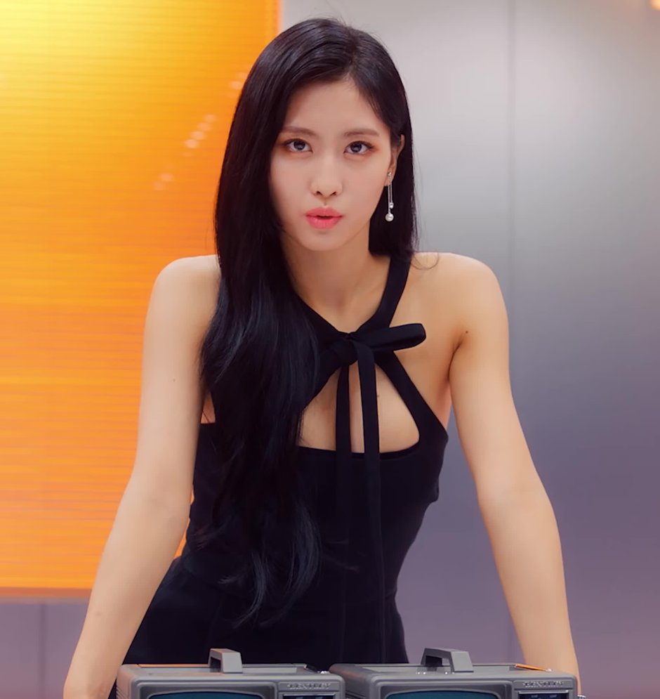 Nayeon Twice is hot