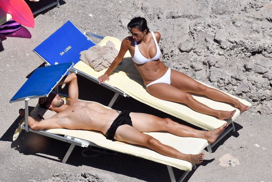 Nicole Sherzinger in thongs