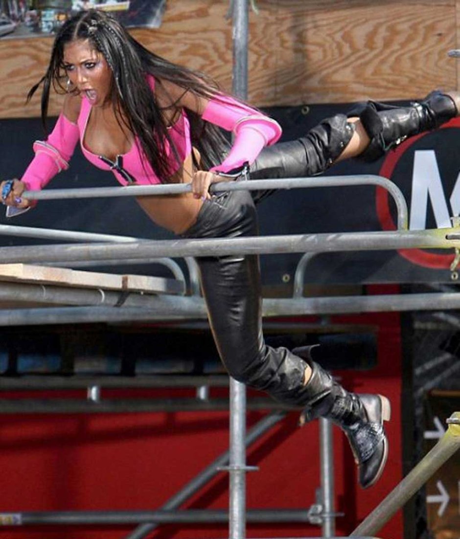 Nicole Sherzinger is now 2022
