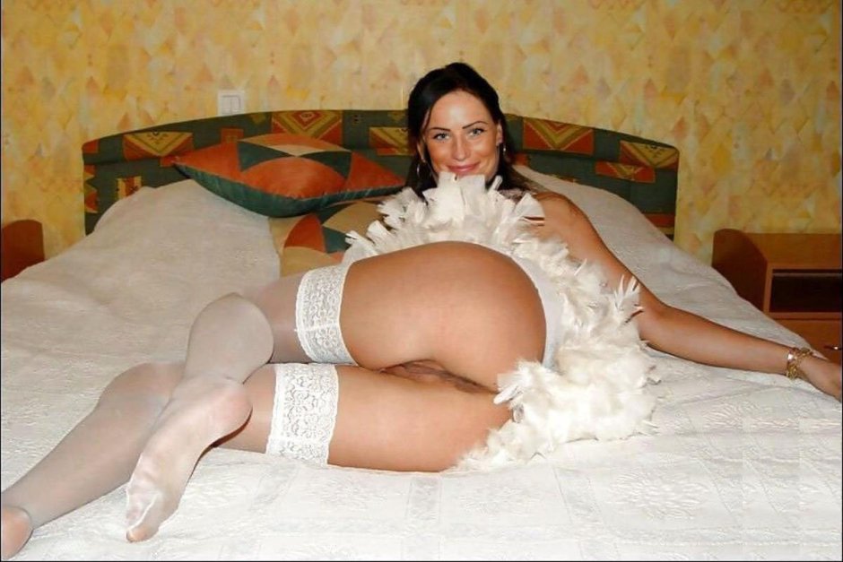 Mommy in a bra in the bathroom private