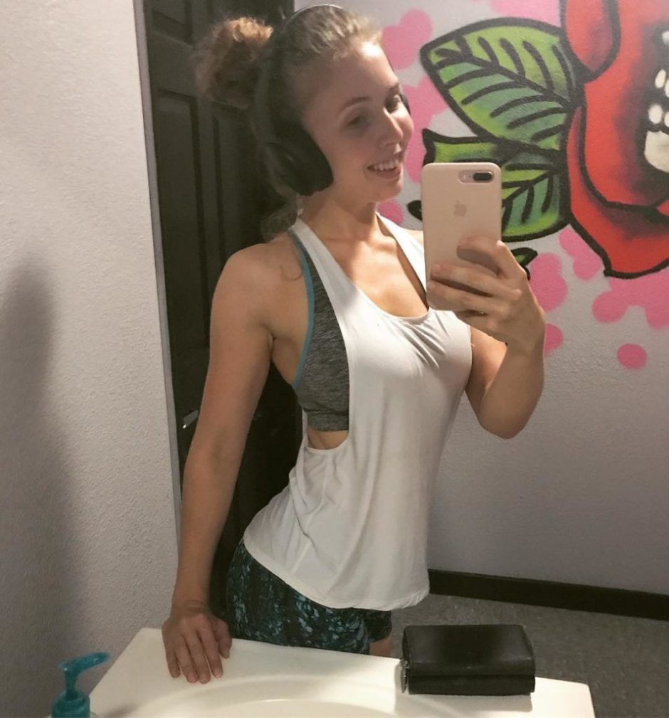 Blonde Lena