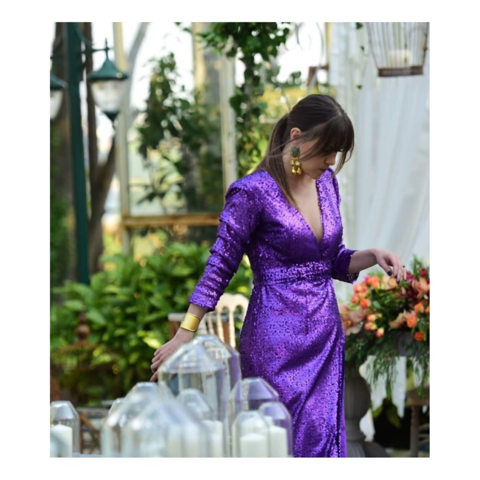 Asli Enver legs