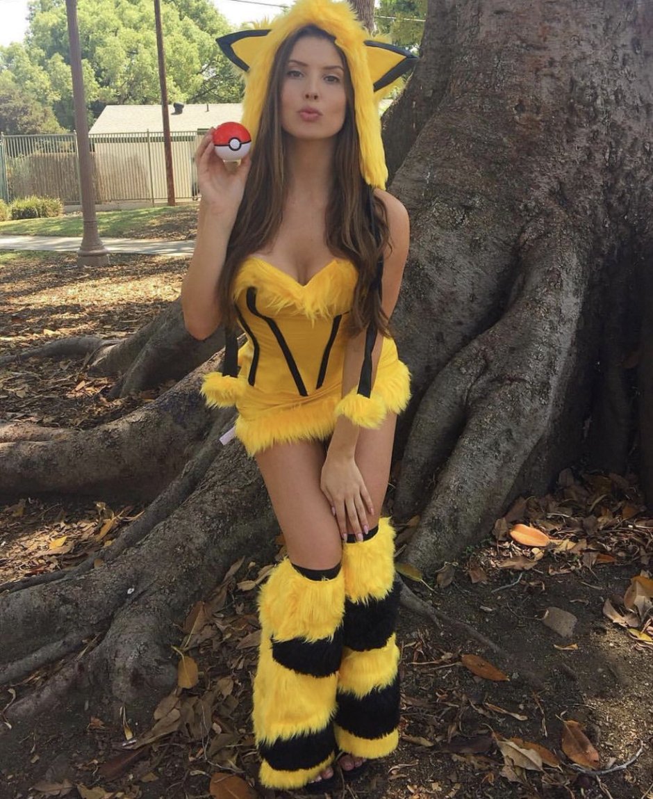 Pikachu cosplay 18
