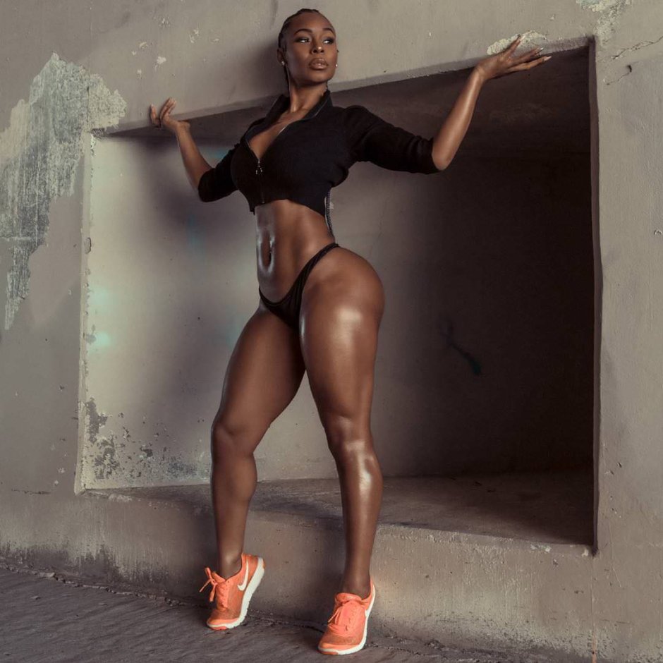 Adriana Mahogani black model