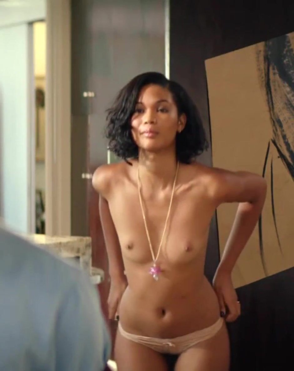 Zoe Saldana Hot Maxim