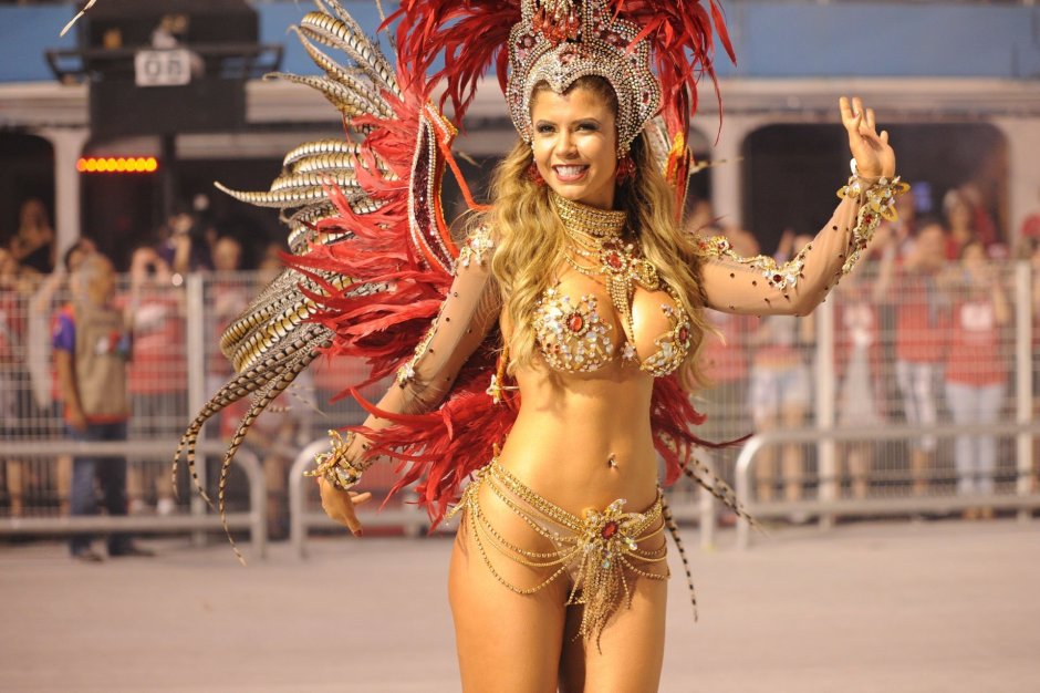 NAKED Vivian Castro. Carnival