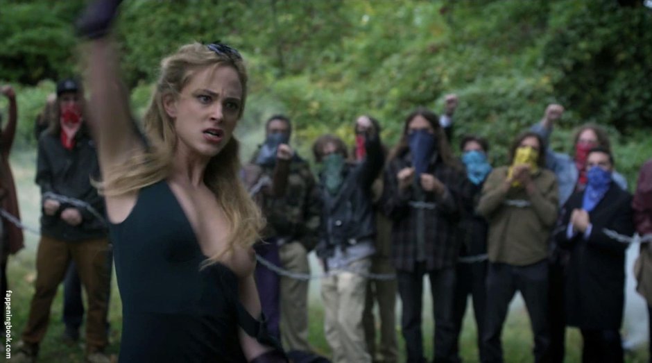 Nora Arnezeder Topless