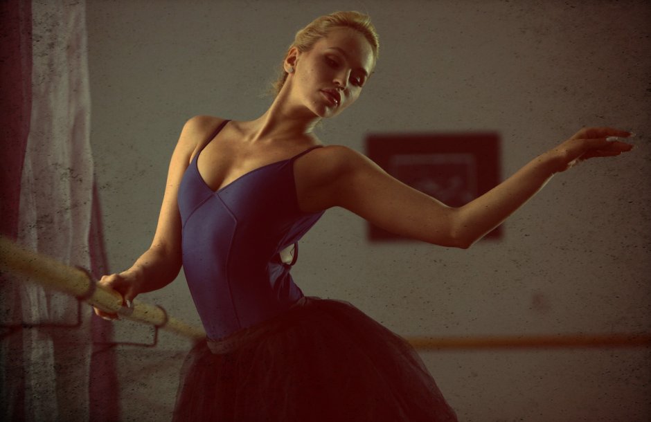 Aleska Diamond Ballerina Naked