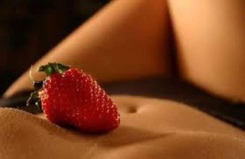 Naked chicks with strawberries