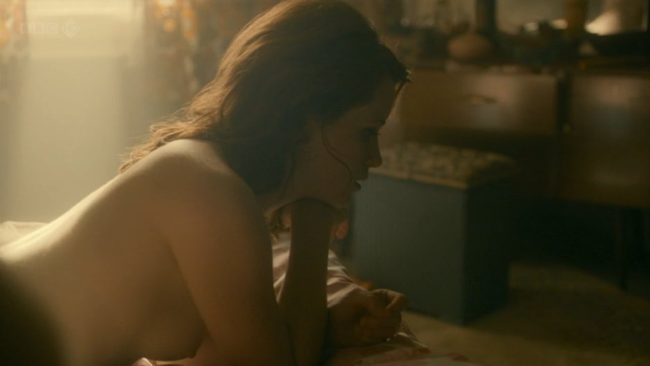 Mackenzie Foy is erotic
