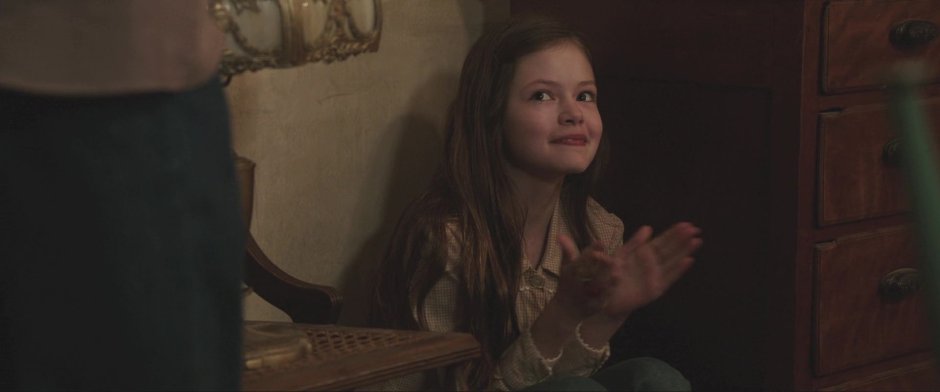 Mackenzie Foy studied right on the set