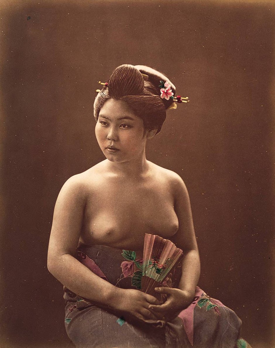 Naked elderly Chinese women