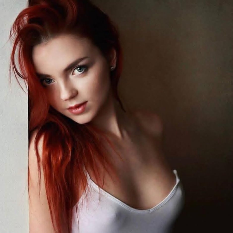 Laura Hill red